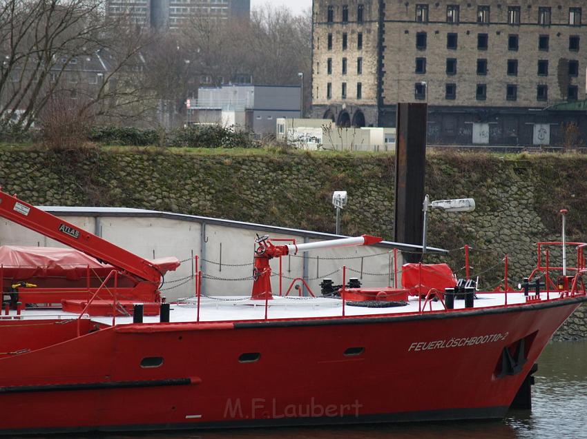 Feuerloeschboot 10-2      P113.JPG